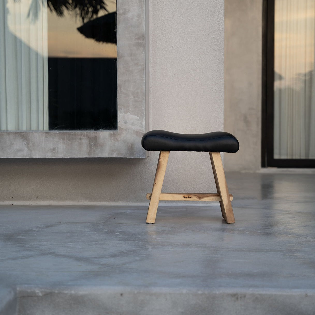 THE SUAR Tabouret Avec Cuir - Naturel Noir