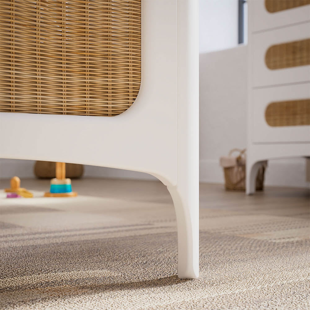 NEREIDES LIT Bed 70X140 - Neige with wicker sides on a carpeted floor