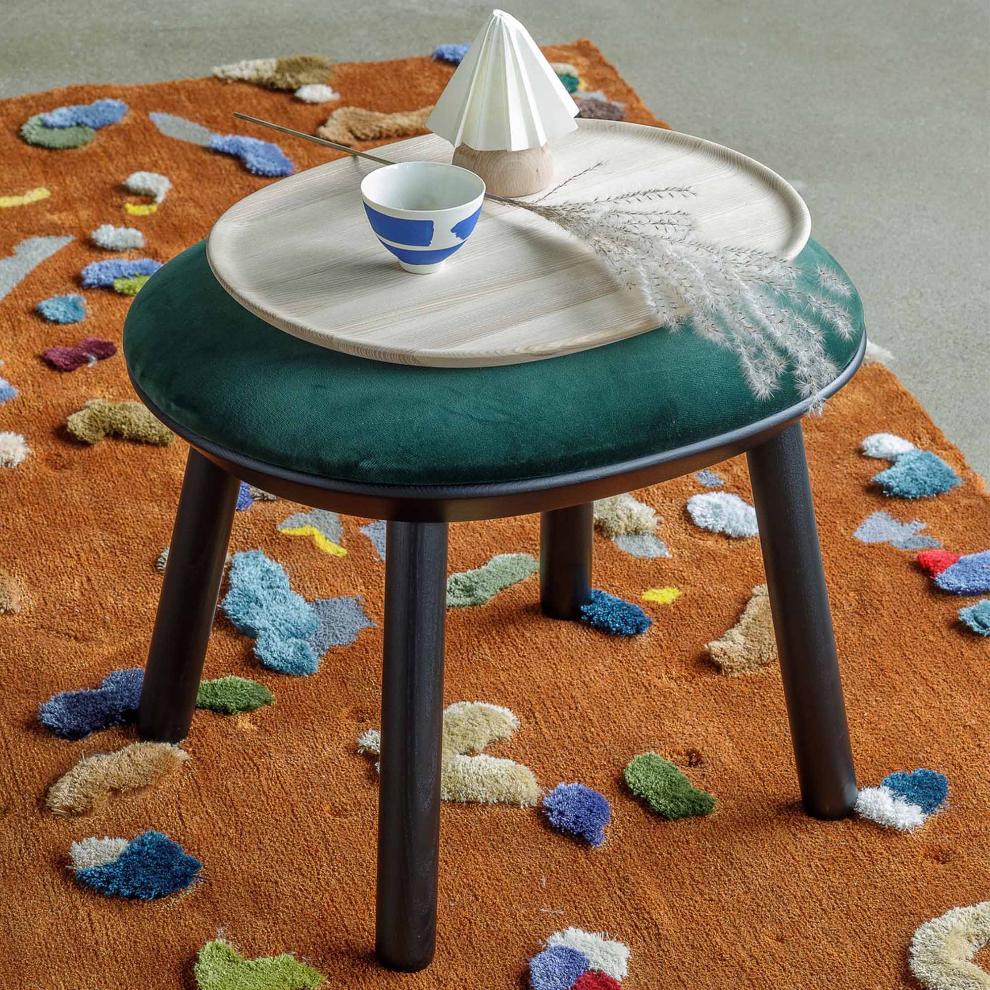 NAIVE Ottoman Interior