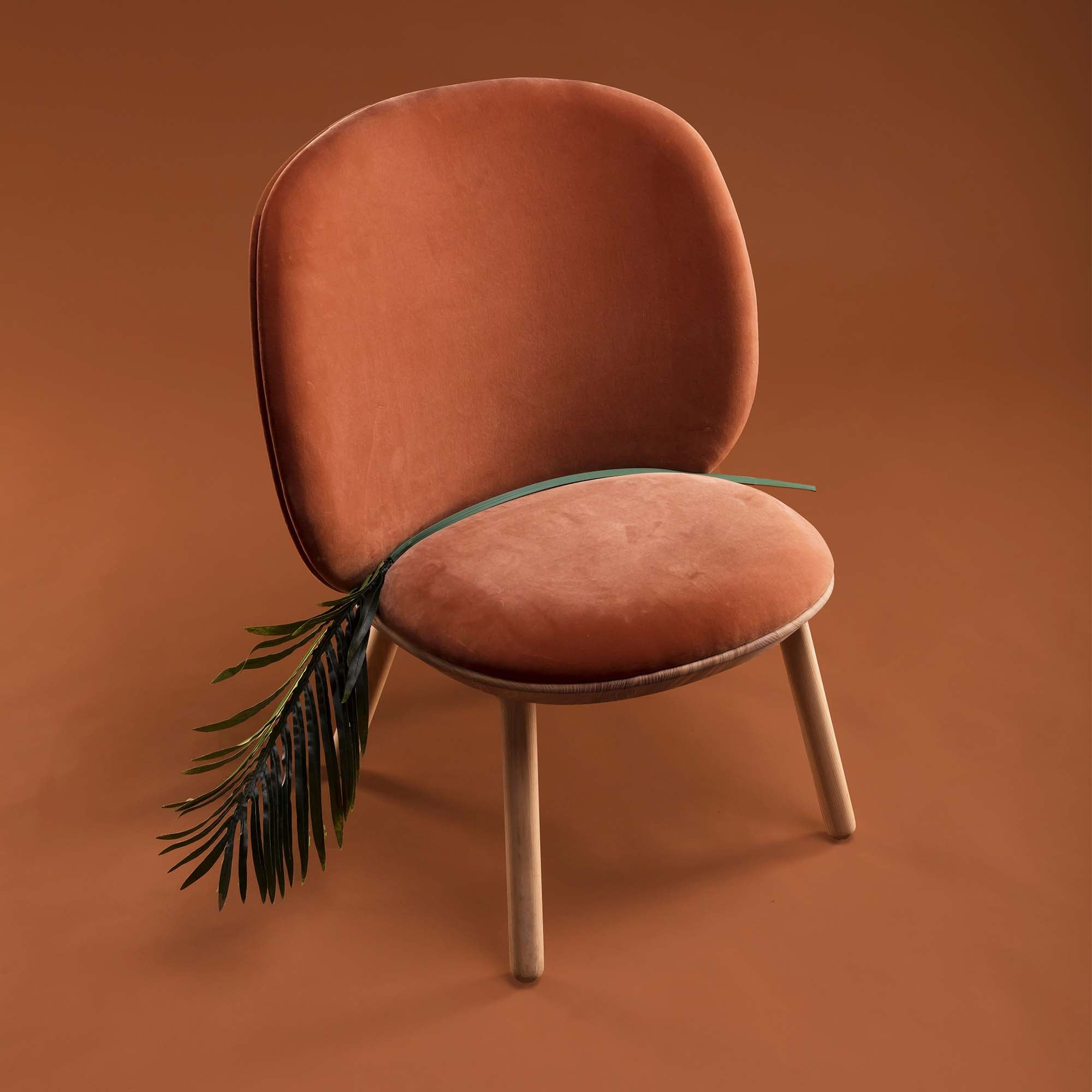 NAIVE Low Chair Interior