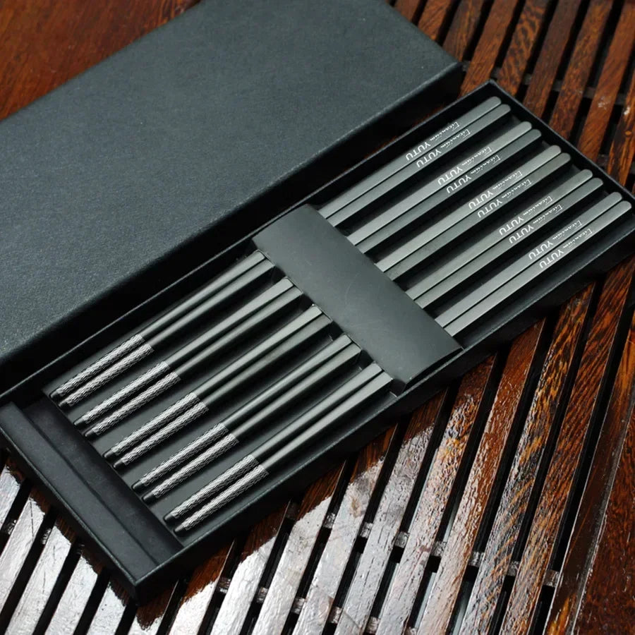 Service de table en titane pur