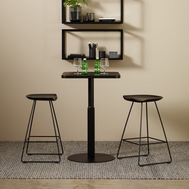 KAZ Stool black, interior view
