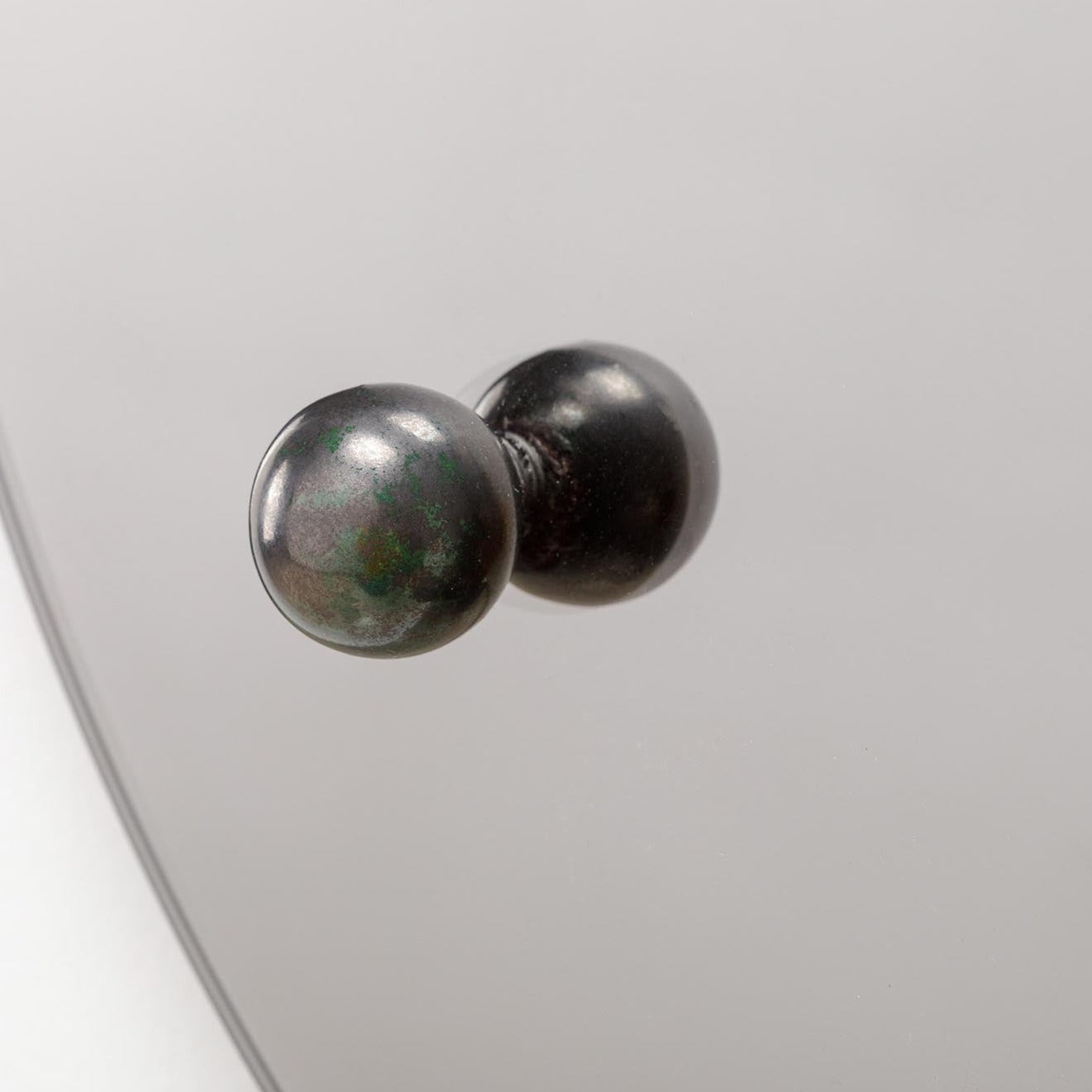 DEW Mirror D55 Neutral macro view