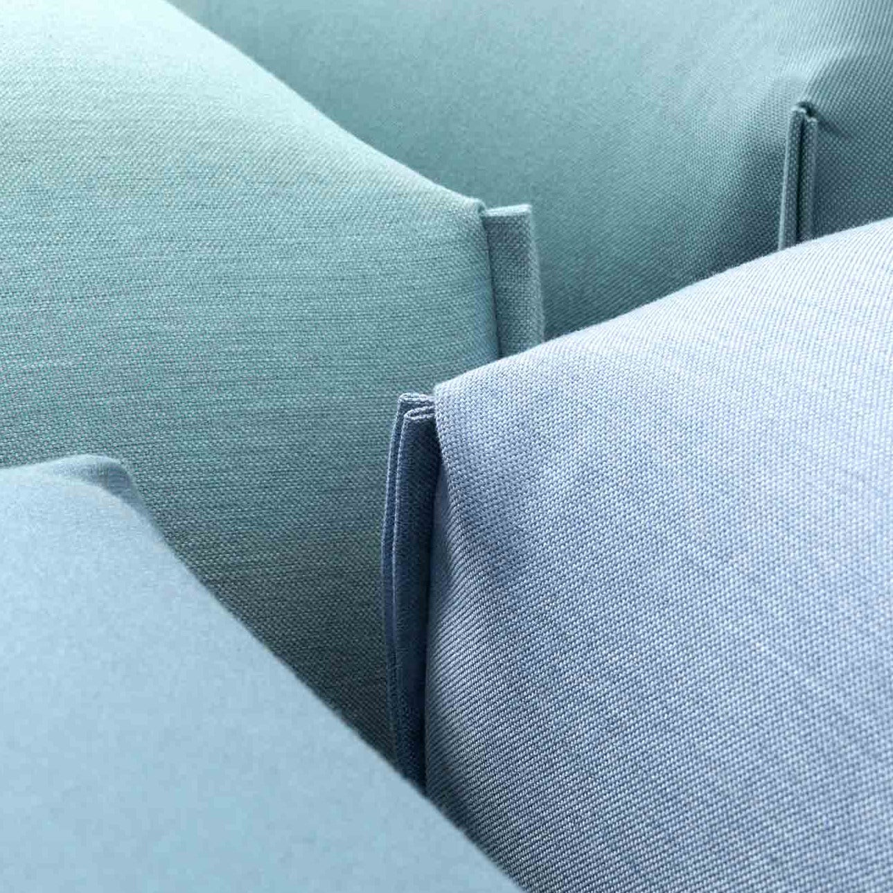 MOCHI Pouffe turquoise crop detail view