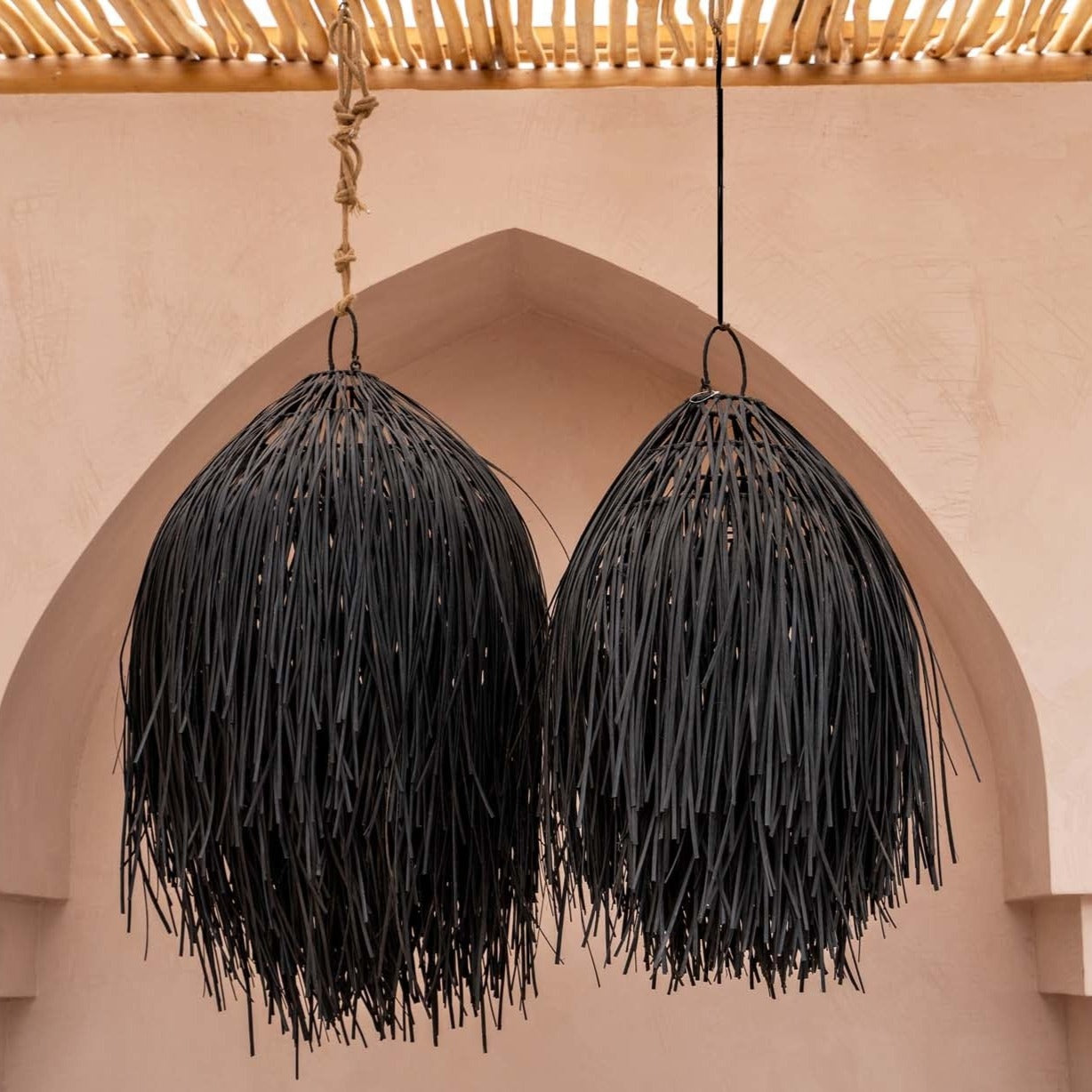THE SHAGGY Pendant Black outdoor view