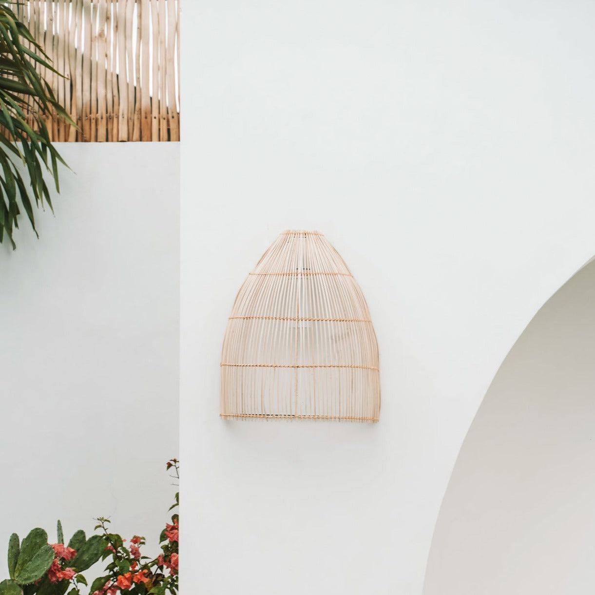 THE LATO WALL APPLIQUE Pendant Natural outdoor view