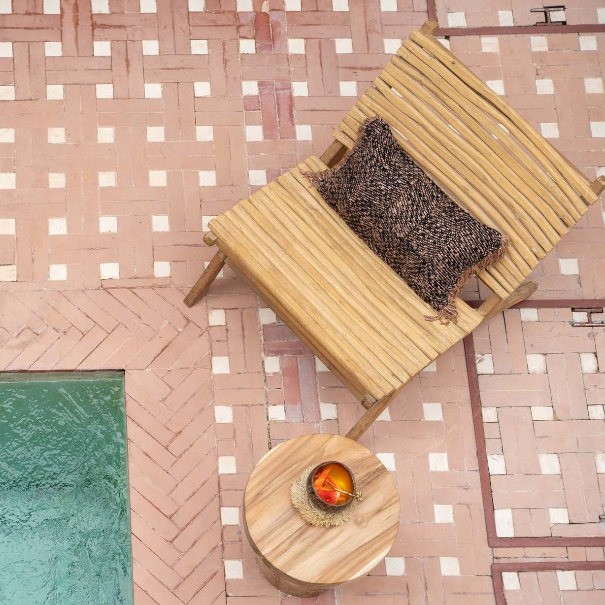 THE ISLANDER Chair top outdoor view