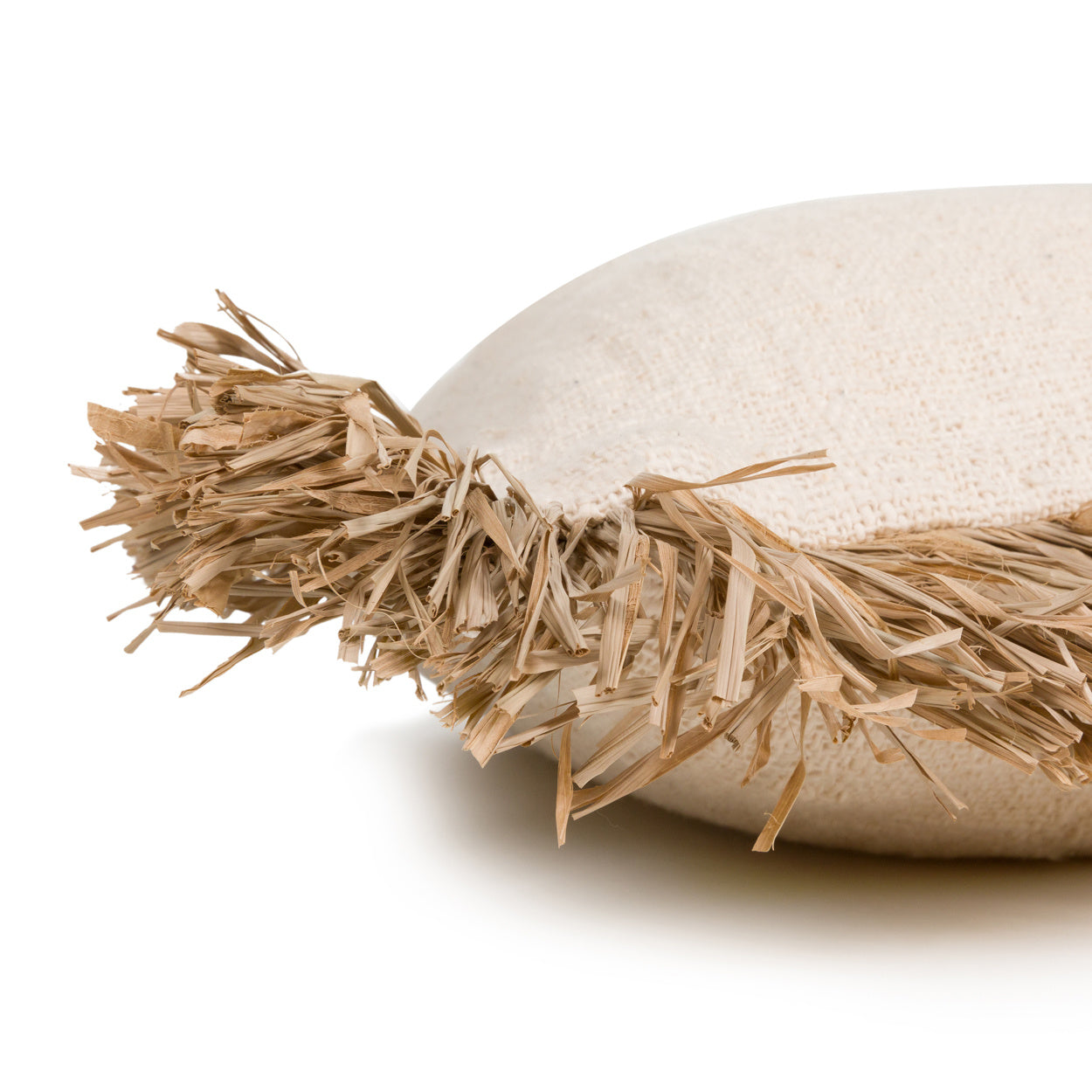 THE SAINT TROPEZ Cushion Cover Natural-White side macro view