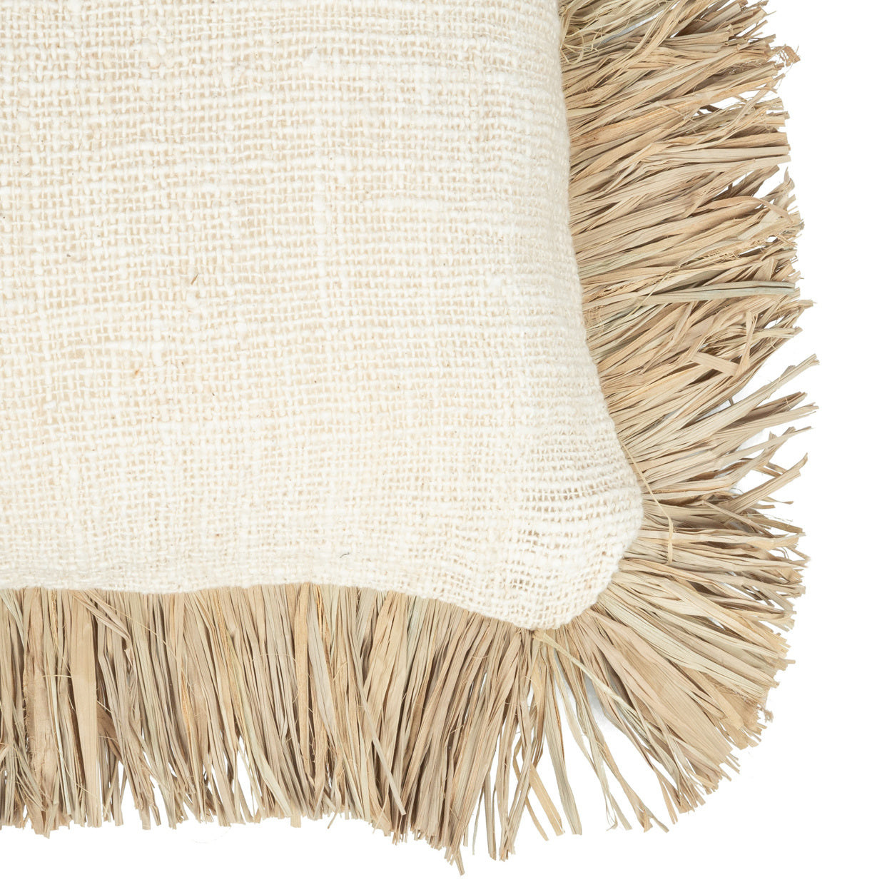 THE SAINT TROPEZ Cushion Cover Natural-White top macro view