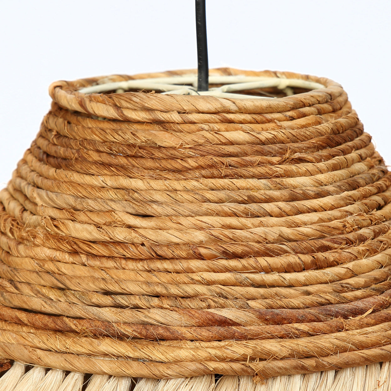 THE PENCIL SKIRT Pendant Natural top macro view