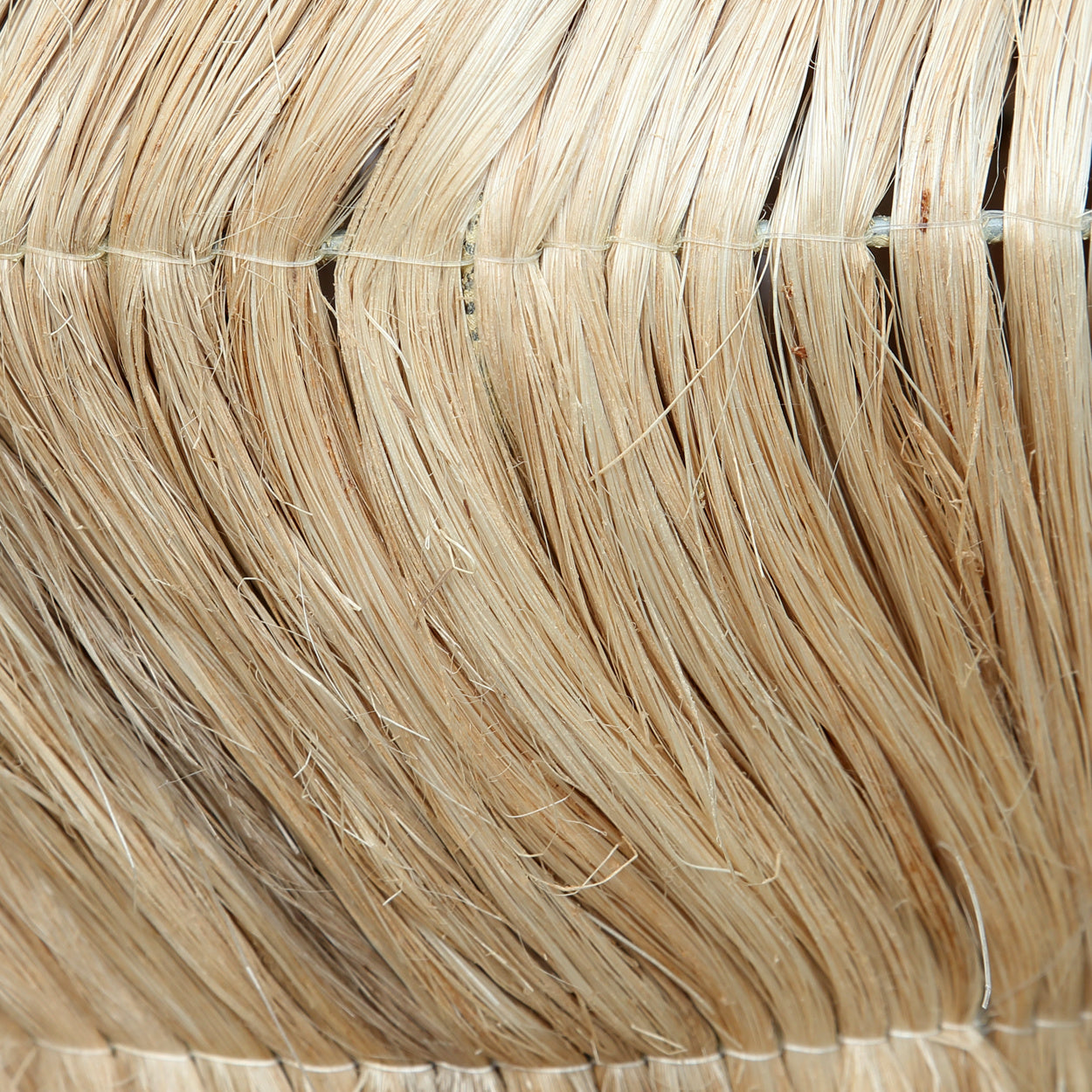 THE PENCIL SKIRT Pendant Natural macro surface