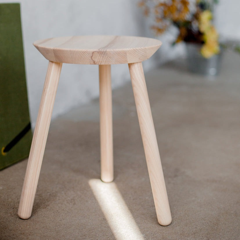 NAЇVE Stool-natural ash-interior view