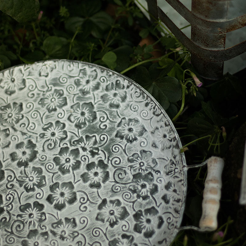 Plaque métallique rétro ronde fabriquée à la main