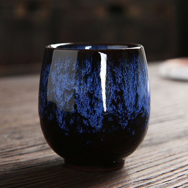 Tasse à thé en céramique avec motif pigmenté