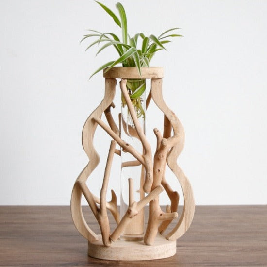 Vase en bois travaillé à la main