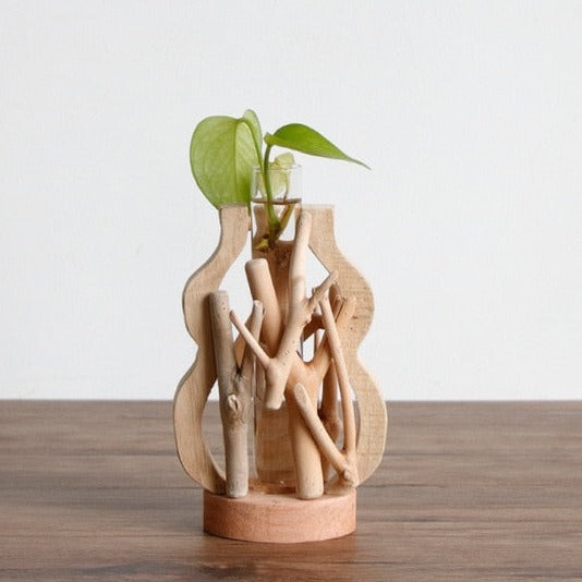 Vase en bois travaillé à la main
