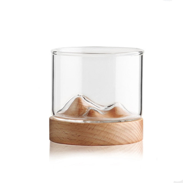 Verre transparent de montagne avec base en bois