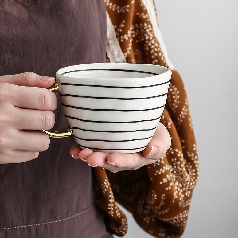 Tasses en céramique géométriques peintes à la main avec anse en or