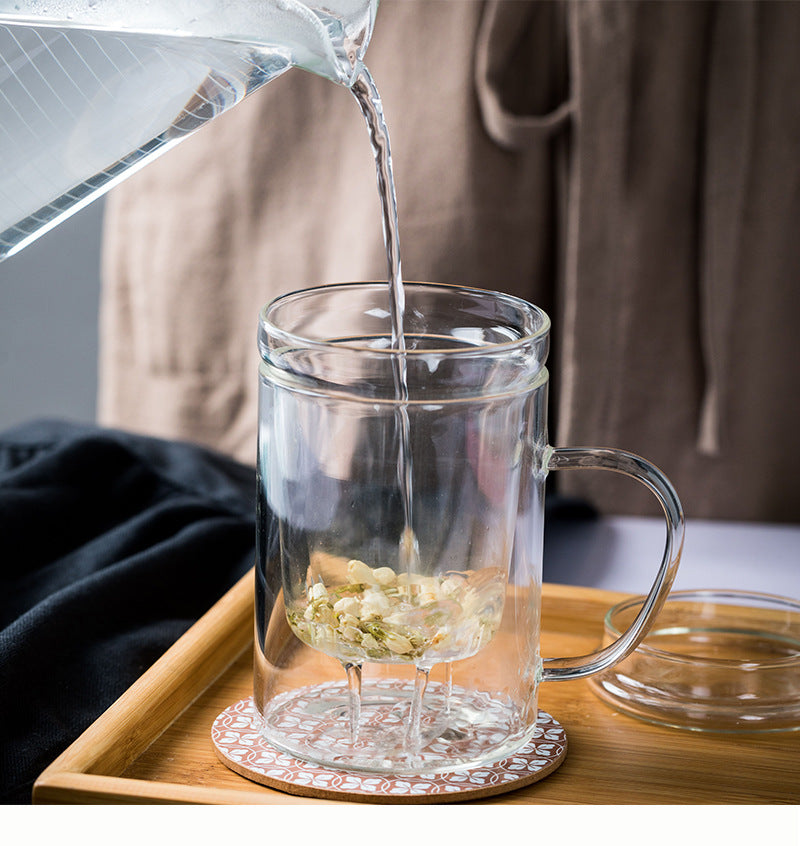 Tasse en verre avec infuseur à thé