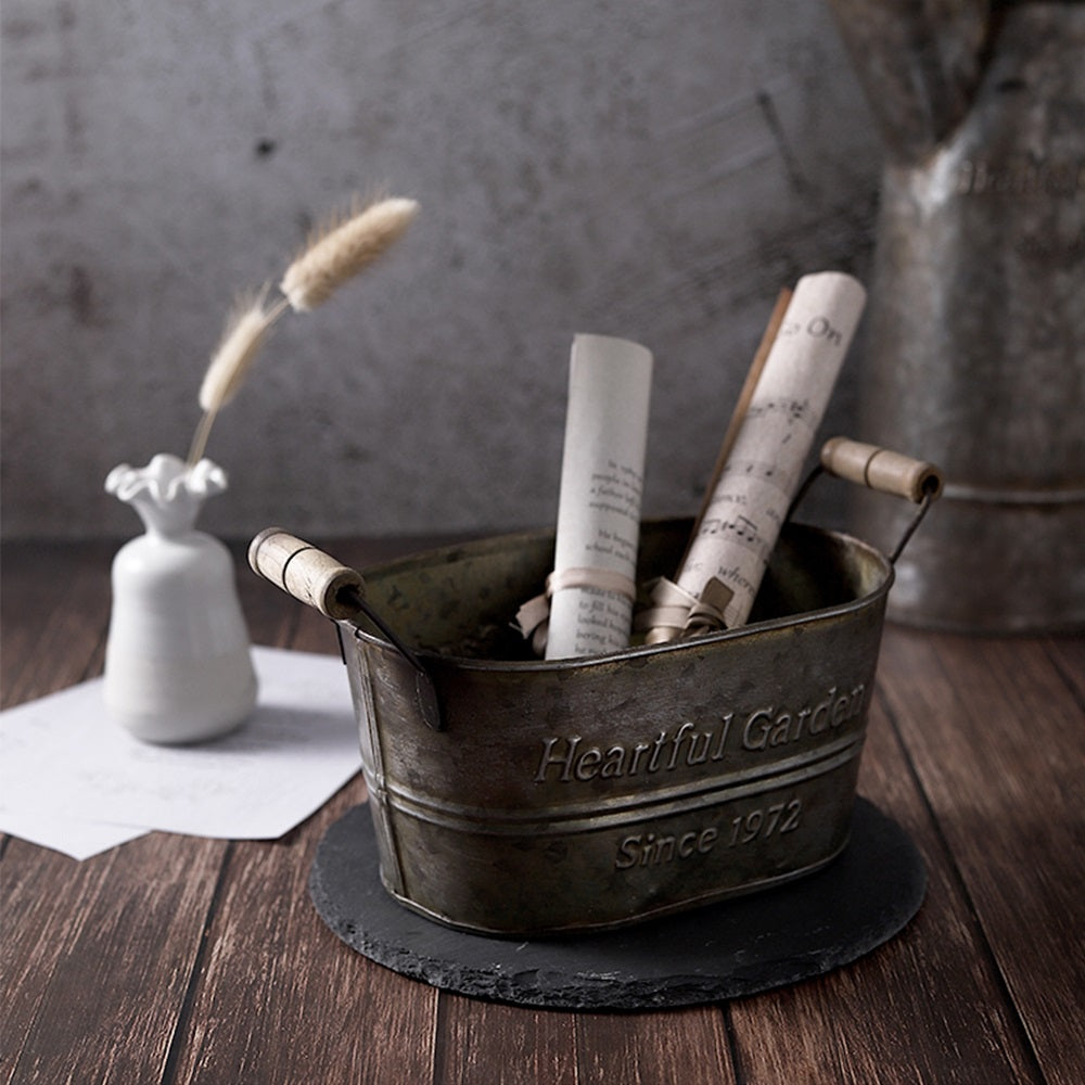 Panier de rangement vintage en métal