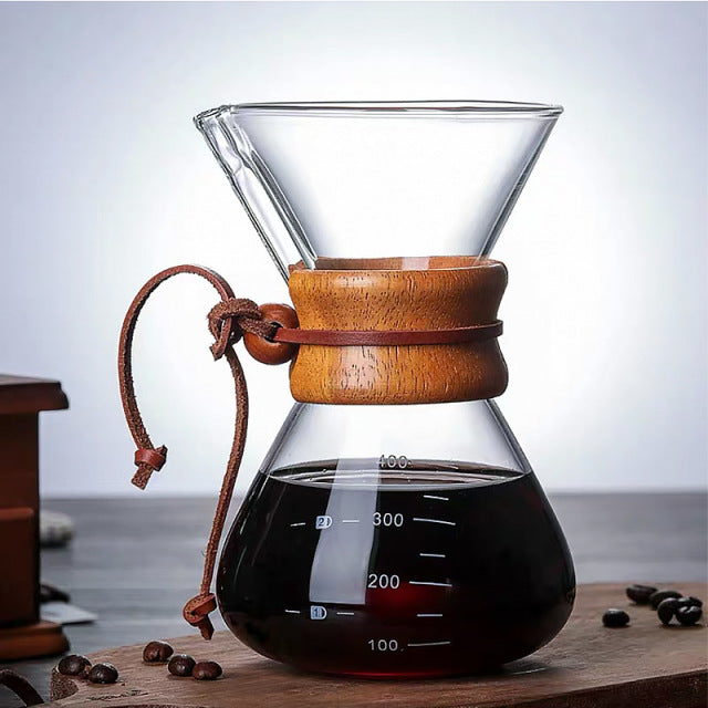 Bouilloire en verre avec poignée en bois