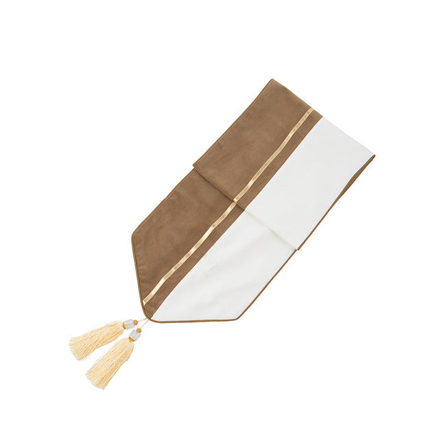 Chemin de table de luxe moderne et léger