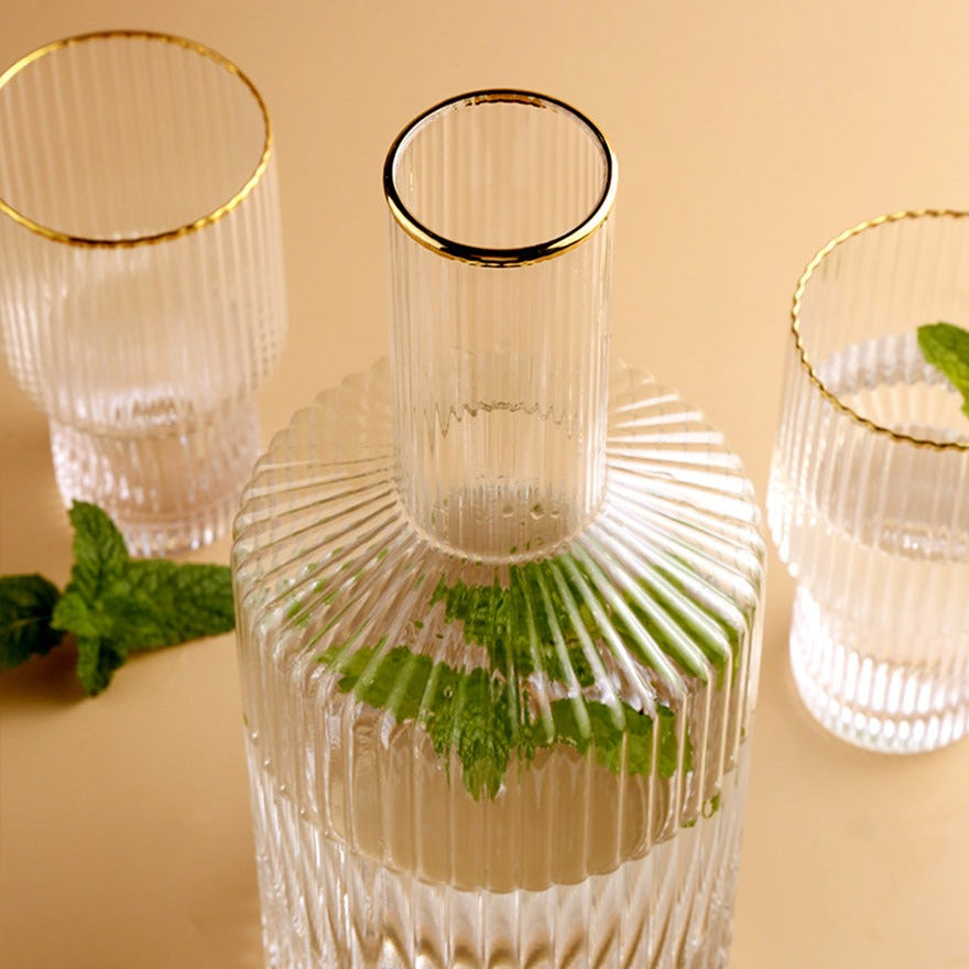 Pichet à eau en verre avec motif vertical