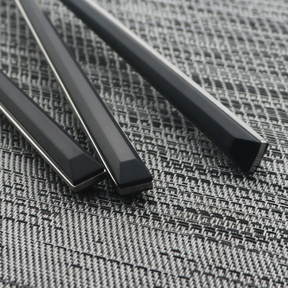 Set de coutellerie en acier inoxydable avec manche en bois et marbre