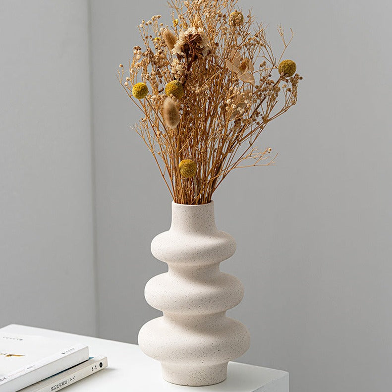 Vase nordique en céramique beige douillet