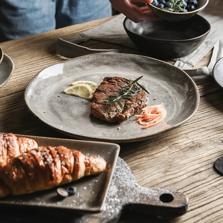 Assiettes plates en céramique japonaise