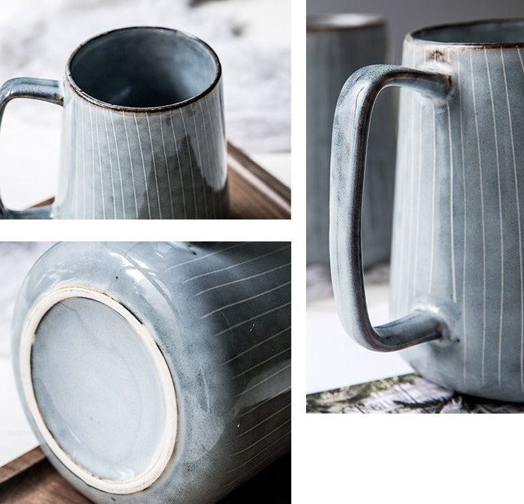 Tasse rétro en céramique avec motifs à rayures