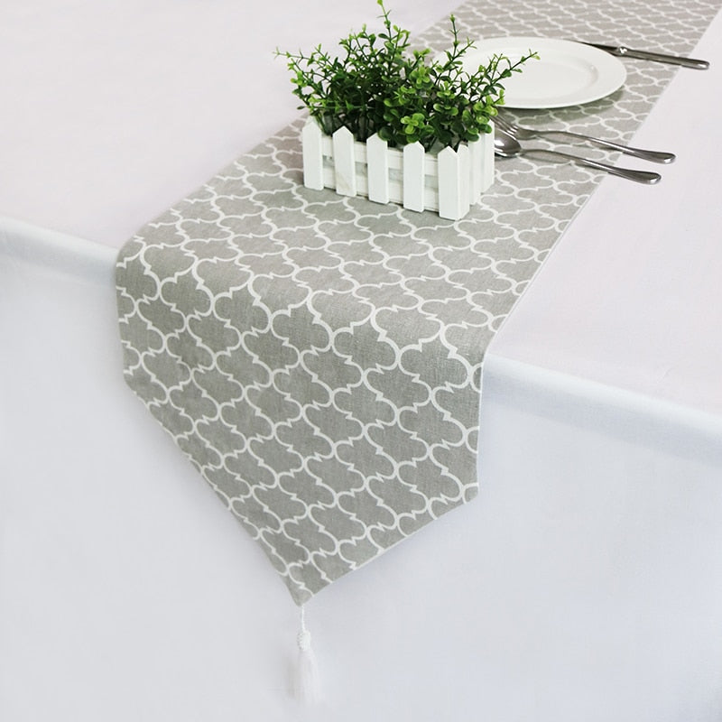 Chemin de table en lin vintage avec motif