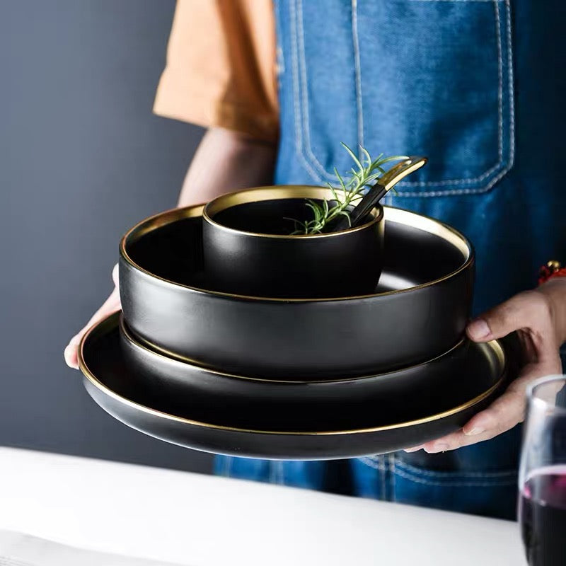 Assiettes plates en porcelaine noire