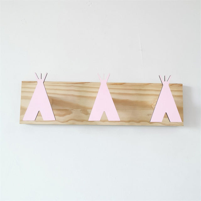 Mur de crochets de tente en bois nordique