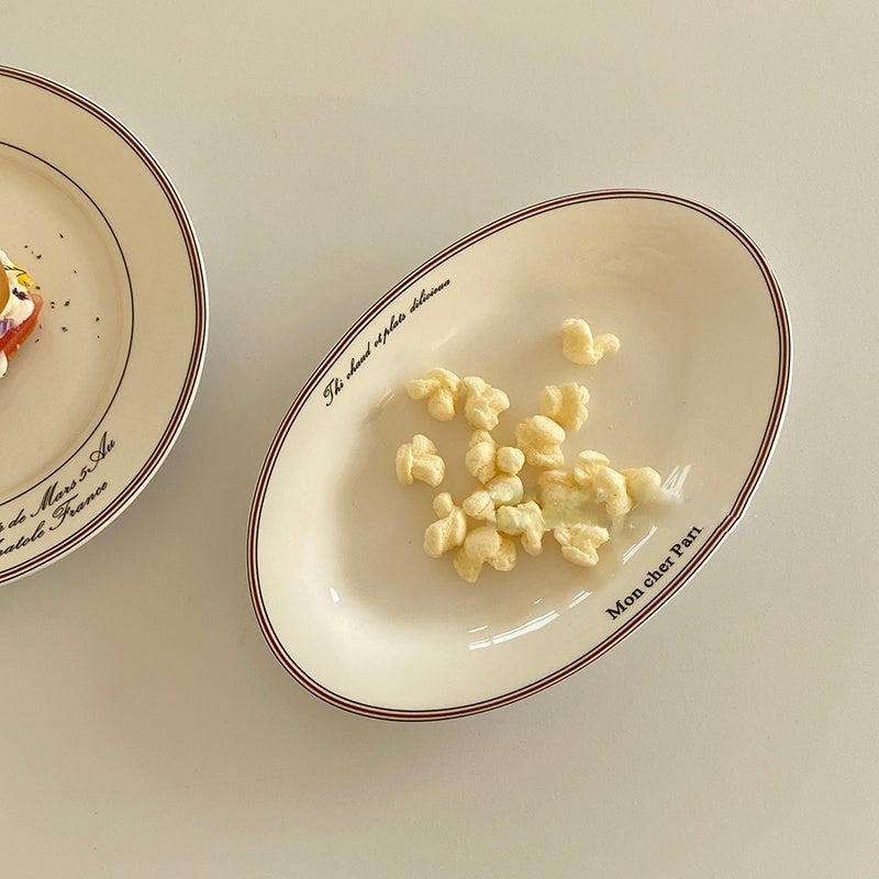 Assiettes à déjeuner ovales et rondes en céramique