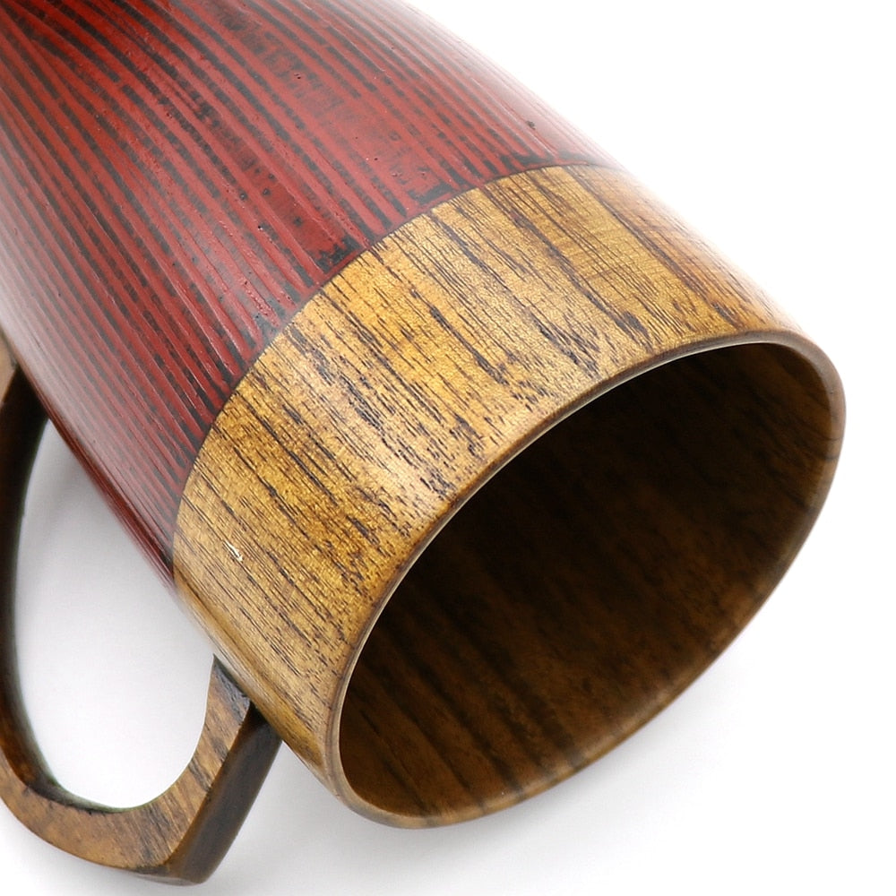 Tasse en bois naturel faite à la main
