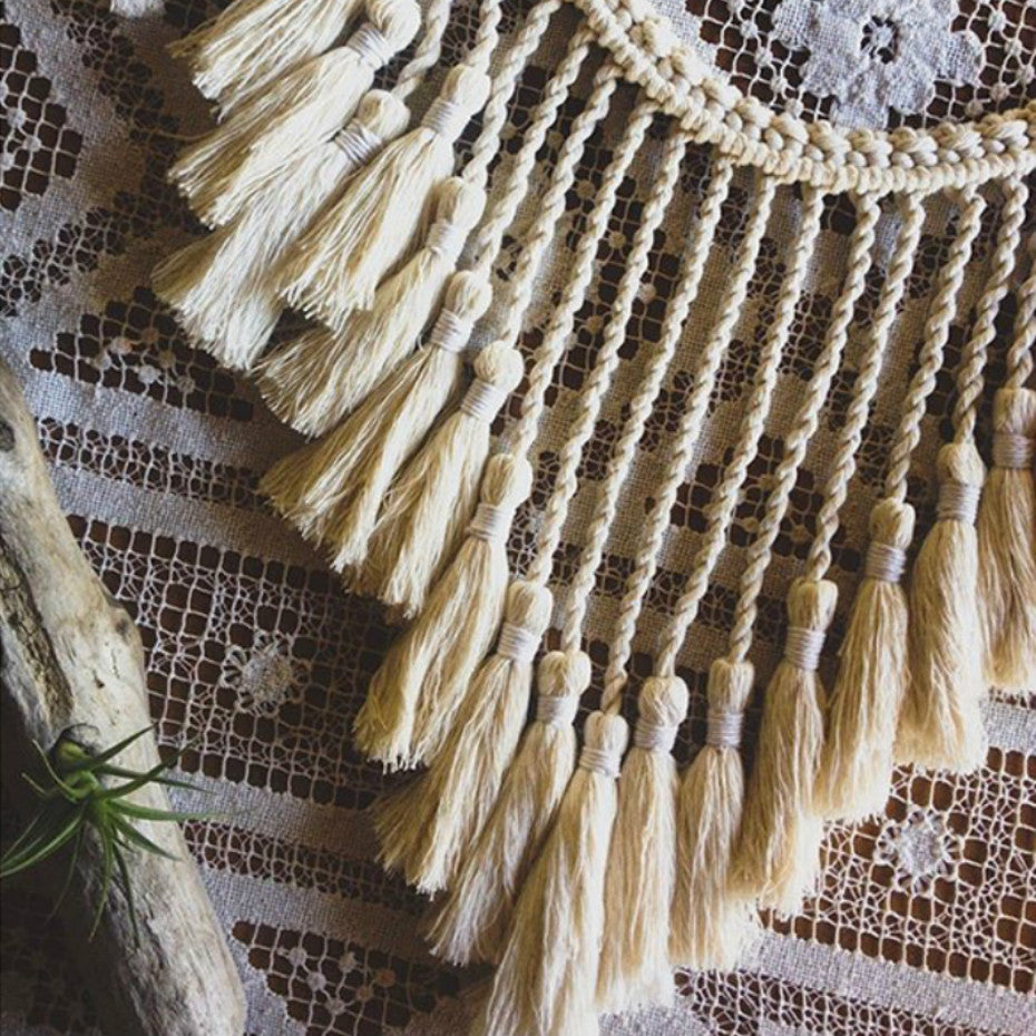 Panier en osier Macrame à pompons fait main