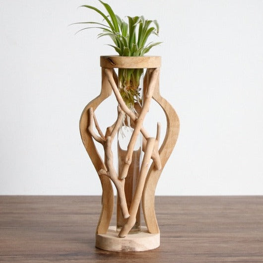 Vase en bois travaillé à la main