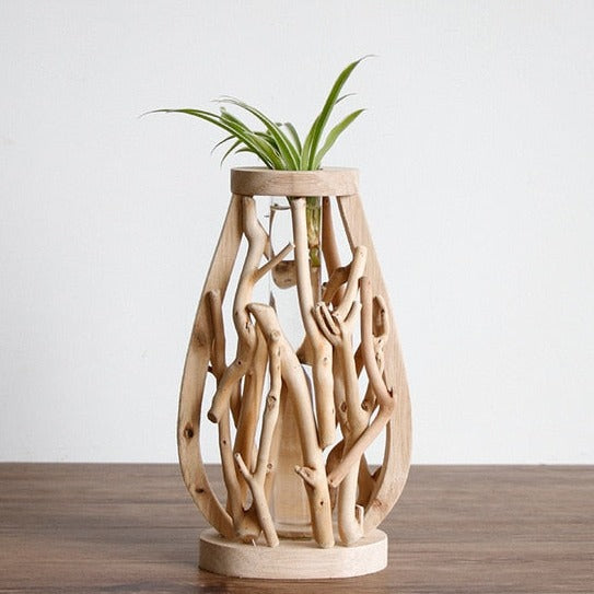 Vase en bois travaillé à la main