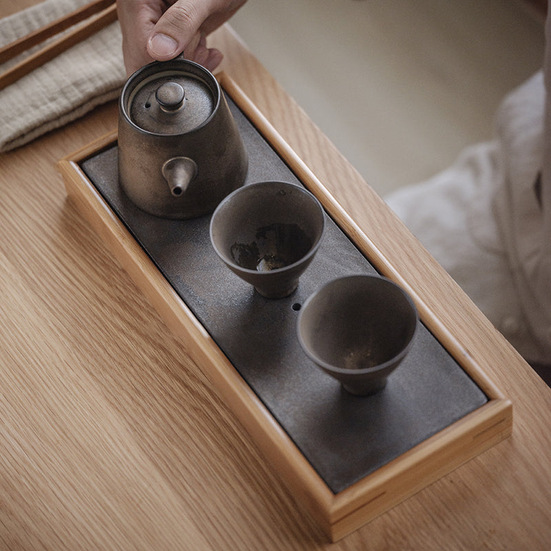 Plateaux à thé en céramique et bambou