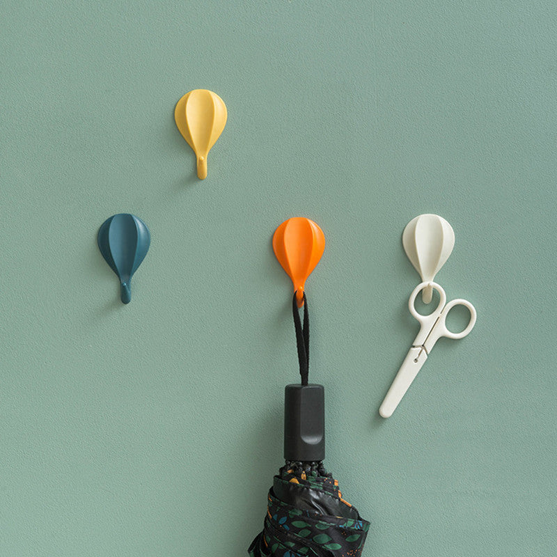 Crochets muraux colorés pour vêtements en montgolfière