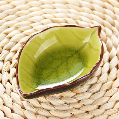 Soucoupe en céramique émaillée à feuilles japonaises