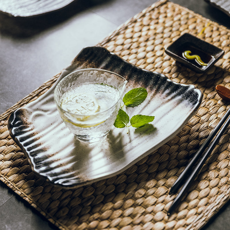 Assiette à Sushi Irrégulière en Céramique Style Japonais