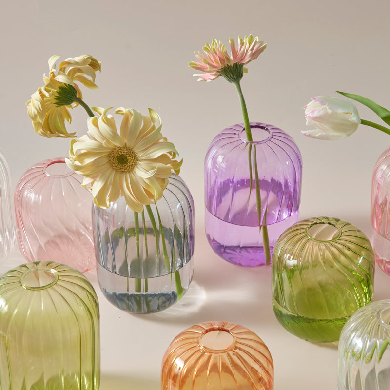 Vases de couleur à motif strié